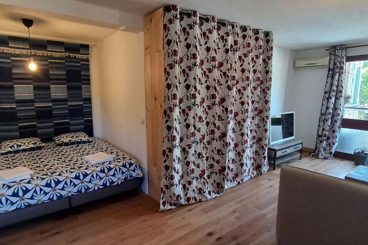 Loft Climatise "La Pinede", 50 M2, Tres Calme, 5 Mn A Pied Des Plages, Lit King Size La Seyne-sur-Mer Buitenkant foto